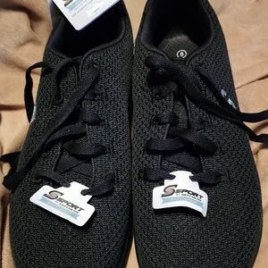 Mens nwt Sketchers size 8.